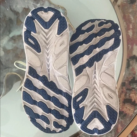 Hoka Clifton 8 Women's Blue and White Athletic Shoes - Picture 3 of 5